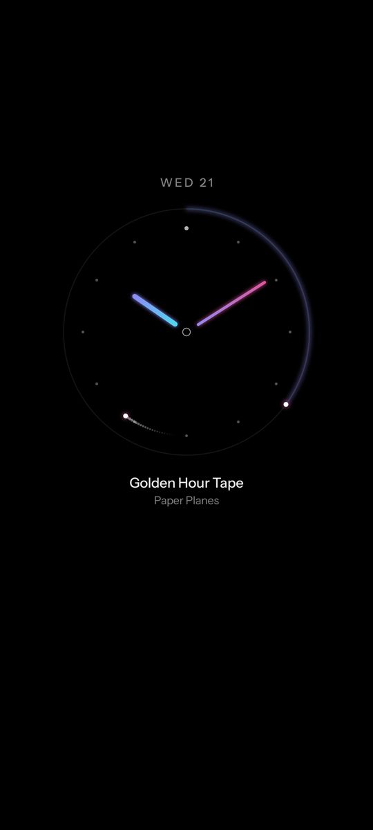 Orbit, a minimal analog clock live wallpaper on an Android lock screen