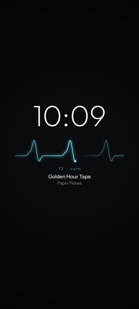 Pulse, a heartbeat clock live wallpaper on an Android lock screen